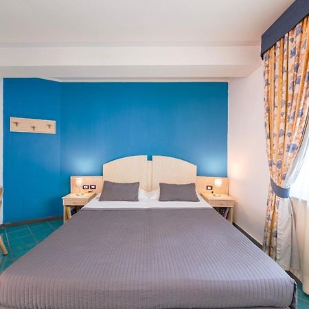Agave Hotel يوتْسْوولْ المظهر الخارجي الصورة