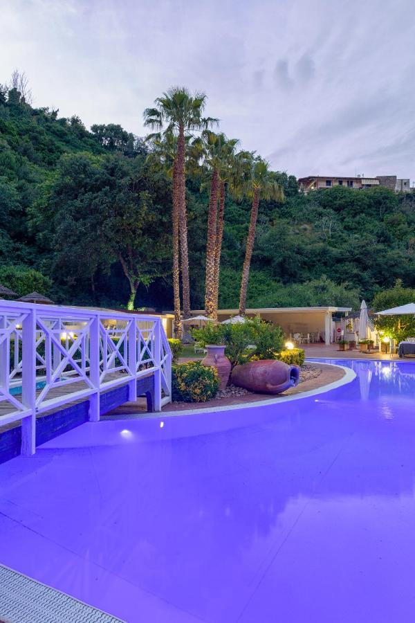 Agave Hotel يوتْسْوولْ المظهر الخارجي الصورة