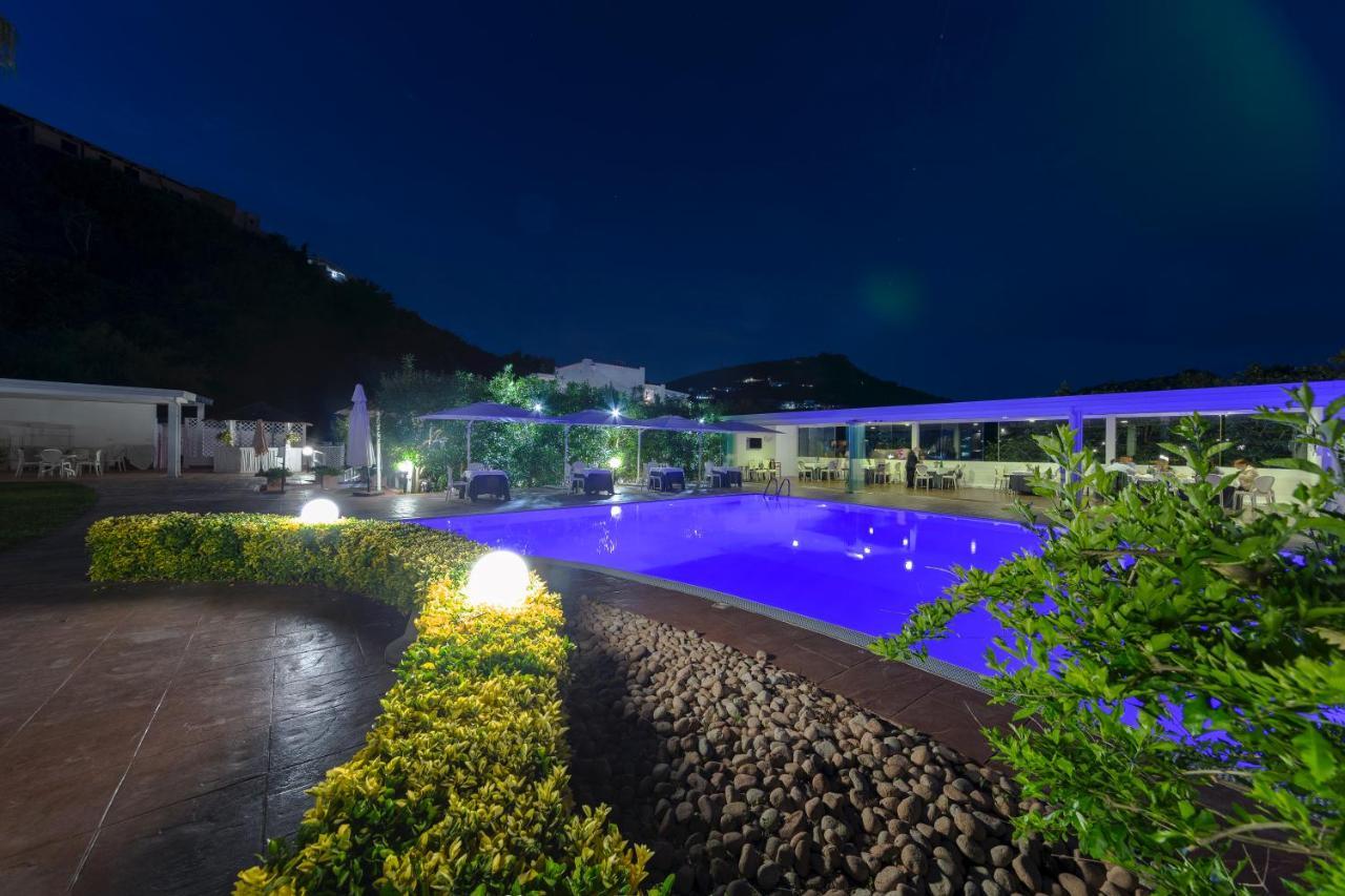 Agave Hotel يوتْسْوولْ المظهر الخارجي الصورة