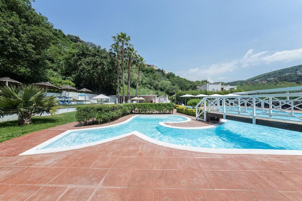 Agave Hotel يوتْسْوولْ المظهر الخارجي الصورة