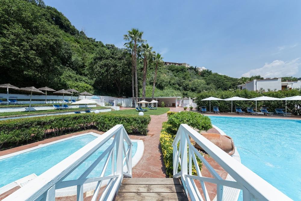 Agave Hotel يوتْسْوولْ المظهر الخارجي الصورة