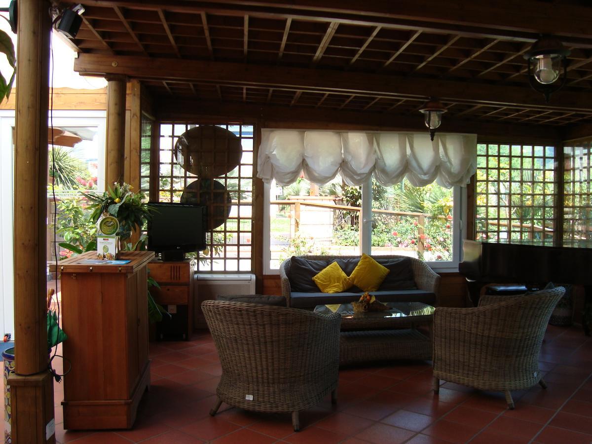 Agave Hotel يوتْسْوولْ المظهر الخارجي الصورة